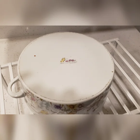 Vintage 1975 Enesco Fine China Nature Garden Society covered casserole. - Picture 9 of 10